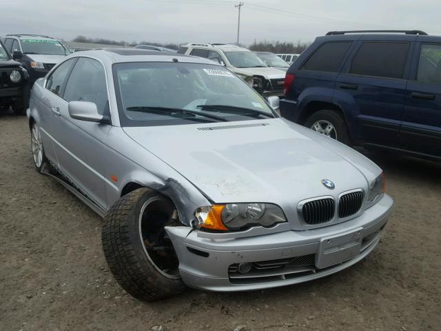 WBABN534X1JU31993 - 2001 BMW 330 CI Silber Foto 1