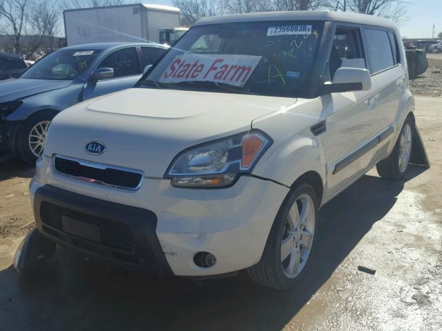 KNDJT2A21A7036859 - 2010 KIA SOUL WHITE photo 2