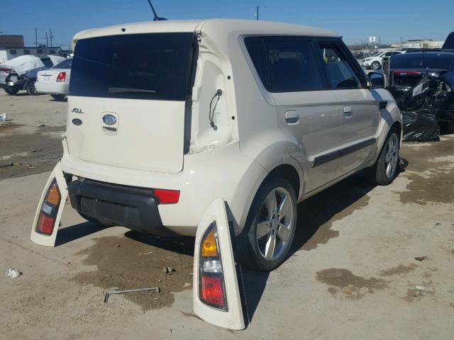 KNDJT2A21A7036859 - 2010 KIA SOUL WHITE photo 4