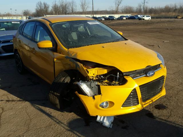 1FAHP3K28CL150798 - 2012 FORD FOCUS SE YELLOW photo 1