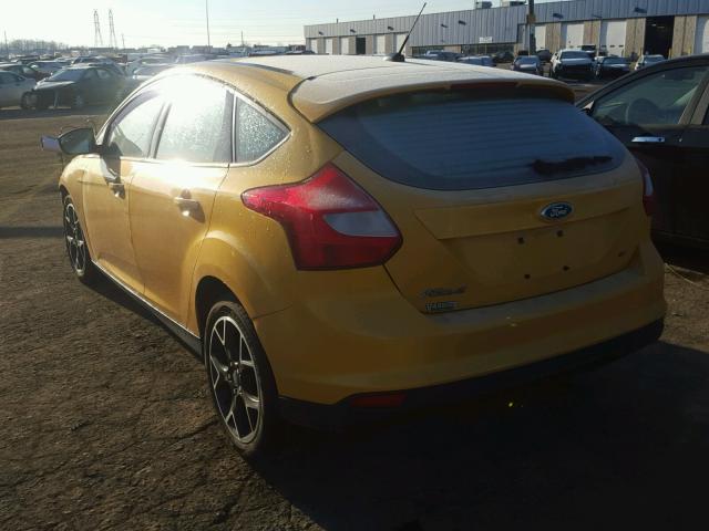 1FAHP3K28CL150798 - 2012 FORD FOCUS SE YELLOW photo 3