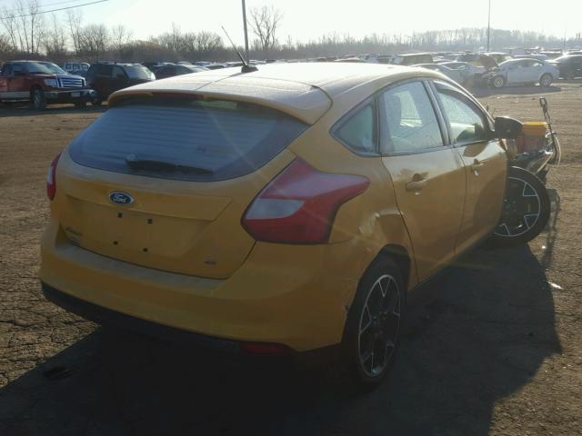 1FAHP3K28CL150798 - 2012 FORD FOCUS SE YELLOW photo 4