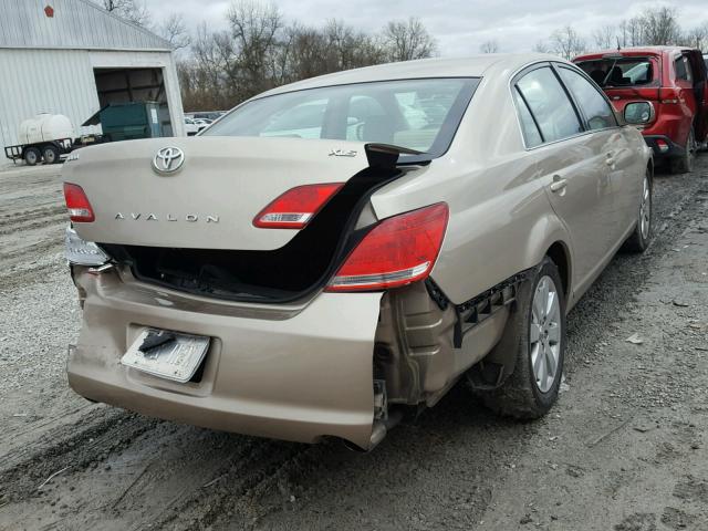 4T16K36545U033088 - 2005 TOYOTA AVALON XLS GOLD photo 4