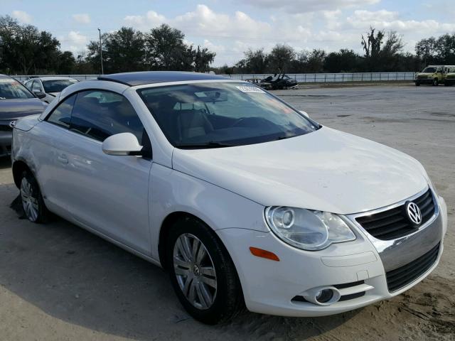 WVWBA71F28V012196 - 2008 VOLKSWAGEN EOS TURBO WHITE photo 1