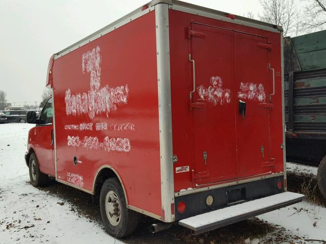 1GBHG31U631215936 - 2003 CHEVROLET EXPRESS G3 RED photo 3