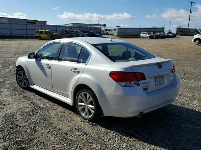 4S3BMCC63E3010297 - 2014 SUBARU LEGACY 2.5 WHITE photo 3