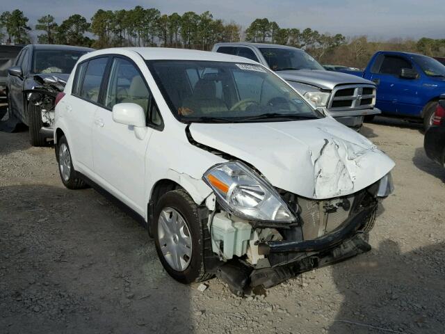 3N1BC1CP2BL425307 - 2011 NISSAN VERSA S WHITE photo 1