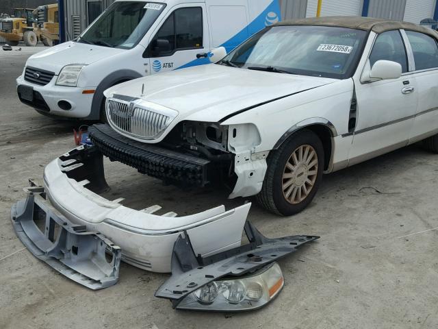 1LNHM81W94Y659643 - 2004 LINCOLN TOWN CAR E WHITE photo 10