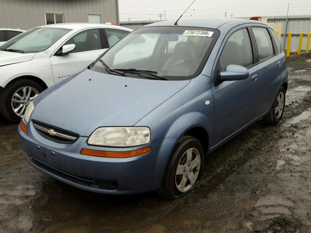 KL1TD66636B674132 - 2006 CHEVROLET AVEO BASE BLUE photo 2