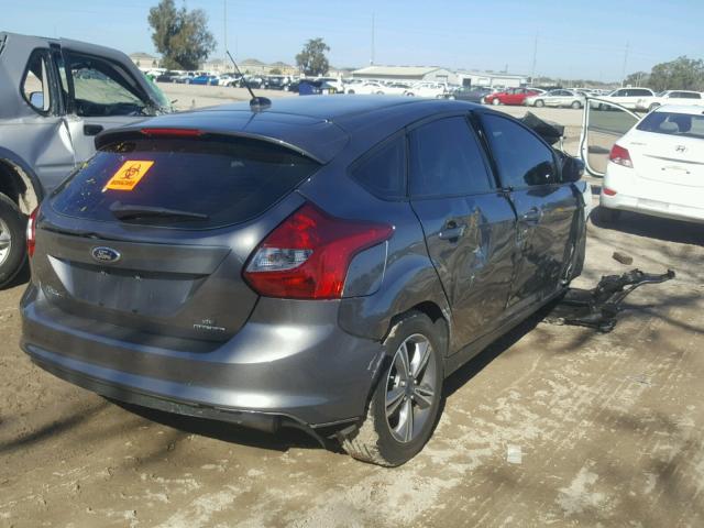 1FADP3K25EL309536 - 2014 FORD FOCUS SE CHARCOAL photo 4