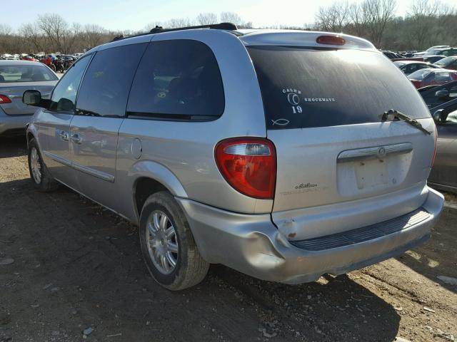 2C4GP54L55R133264 - 2005 CHRYSLER TOWN & COU SILVER photo 3