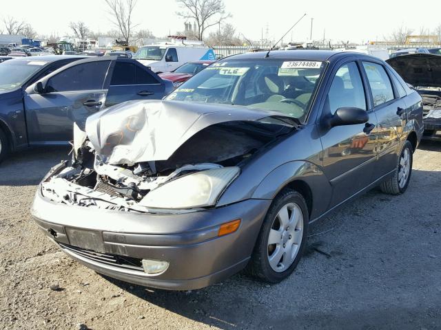 1FAHP38362W135827 - 2002 FORD FOCUS ZTS GRAY photo 2