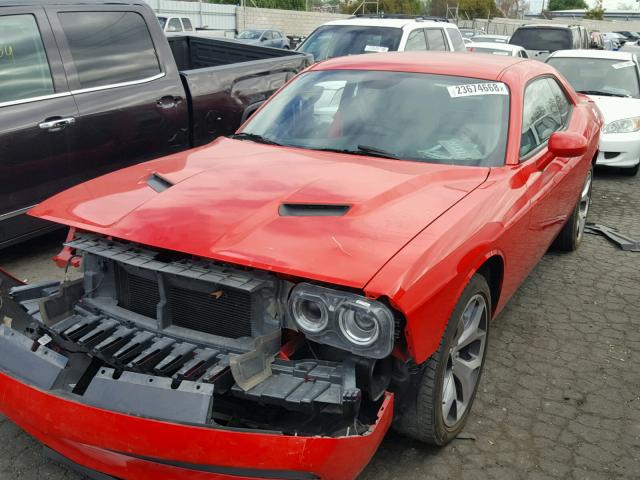 2C3CDZBG1FH705981 - 2015 DODGE CHALLENGER RED photo 2