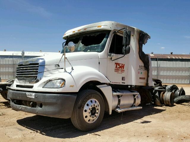 1FUJA6CV83LL95939 - 2003 FREIGHTLINER CONVENTION WHITE photo 2