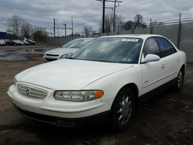 2G4WF551011171517 - 2001 BUICK REGAL GS WHITE photo 2