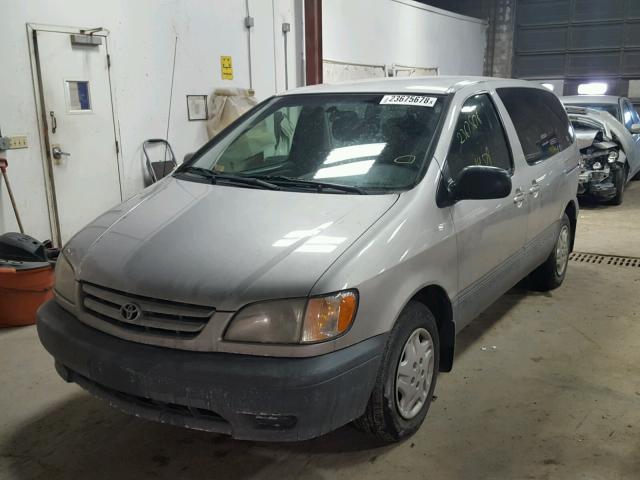 4T3ZF19C82U415221 - 2002 TOYOTA SIENNA CE GRAY photo 2