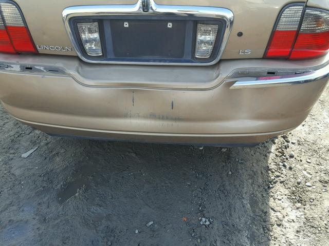 1LNHM86S05Y619796 - 2005 LINCOLN LS 金色 照片 9