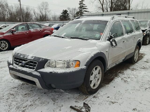 YV1SZ592551190535 - 2005 VOLVO XC70 SILVER photo 2