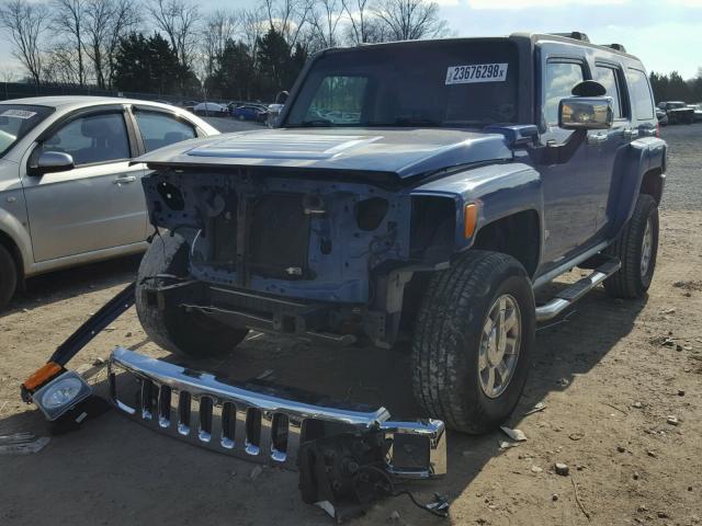 5GTDN136868200524 - 2006 HUMMER H3 BLUE photo 2