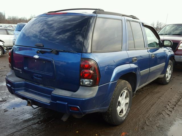 1GNDT13S252149377 - 2005 CHEVROLET TRAILBLAZE BLUE photo 4