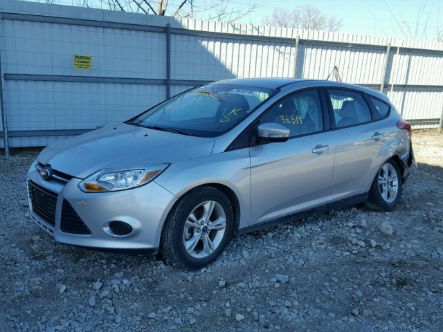 1FADP3K24EL175652 - 2014 FORD FOCUS SE SILVER photo 2