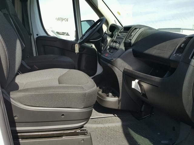 3C6TRVNG7HE500608 - 2017 RAM PROMASTER WHITE photo 5
