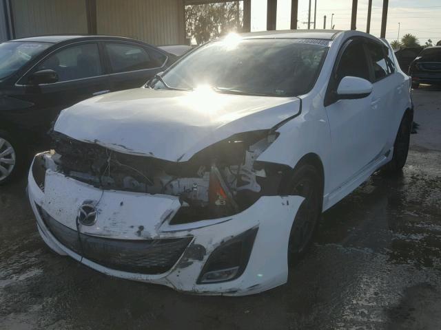 JM1BL1H54A1324733 - 2010 MAZDA 3 S WHITE photo 2