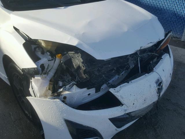 JM1BL1H54A1324733 - 2010 MAZDA 3 S WHITE photo 9