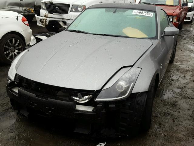 JN1AZ34D84T152334 - 2004 NISSAN 350Z COUPE GRAY photo 2