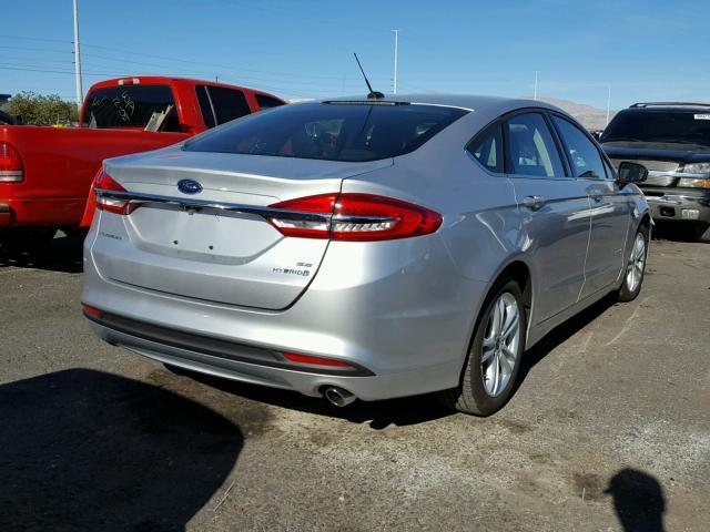 3FA6P0LU9JR103106 - 2018 FORD FUSION SE SILVER photo 4