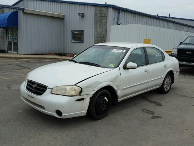 JN1CA31D41T600486 - 2001 NISSAN MAXIMA GXE WHITE photo 2