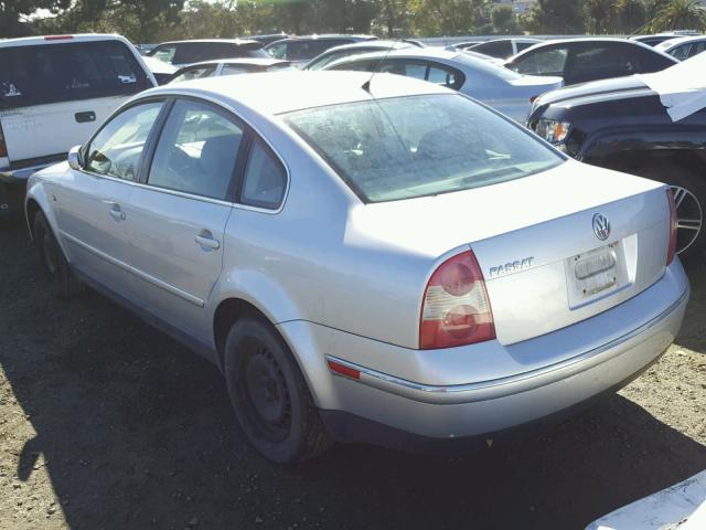 WVWPD63BX2P174087 - 2002 VOLKSWAGEN PASSAT GLS SILVER photo 3