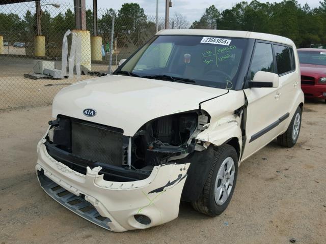 KNDJT2A56C7478968 - 2012 KIA SOUL CREAM photo 2