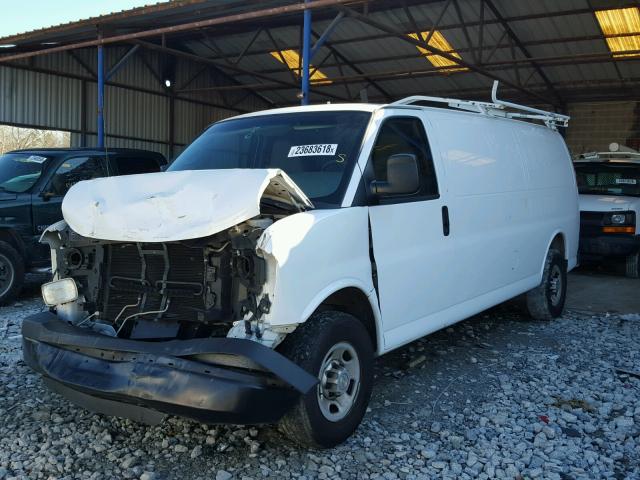 1GCWGGBA5C1140208 - 2012 CHEVROLET EXPRESS G2 WHITE photo 2