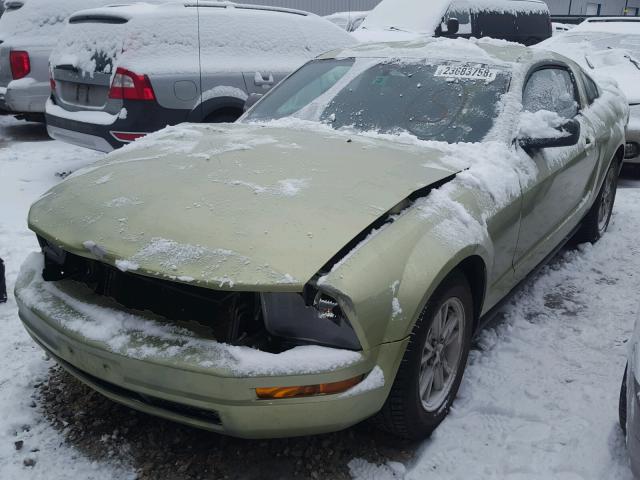 1ZVFT80N965127057 - 2006 FORD MUSTANG GREEN photo 2