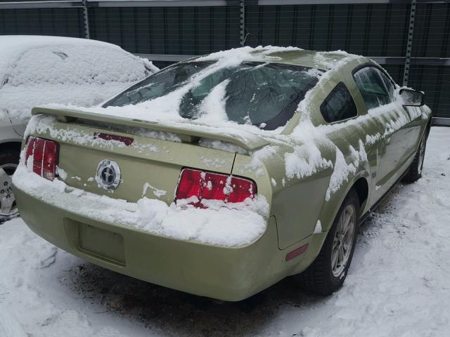 1ZVFT80N965127057 - 2006 FORD MUSTANG GREEN photo 4