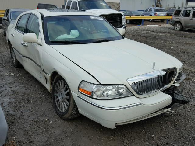 1LNHM83WX4Y662984 - 2004 LINCOLN TOWN CAR U WHITE photo 1