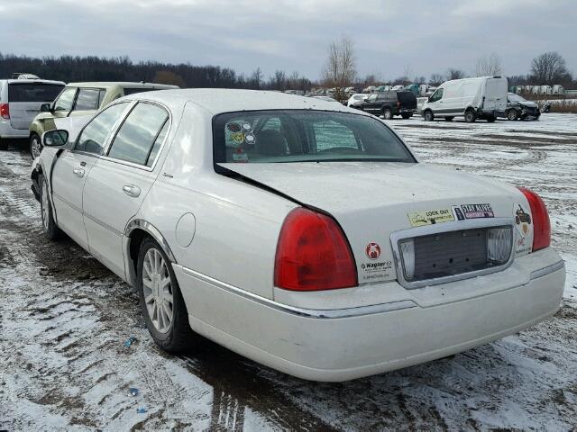 1LNHM81V16Y634178 - 2006 LINCOLN TOWN CAR S WHITE photo 3