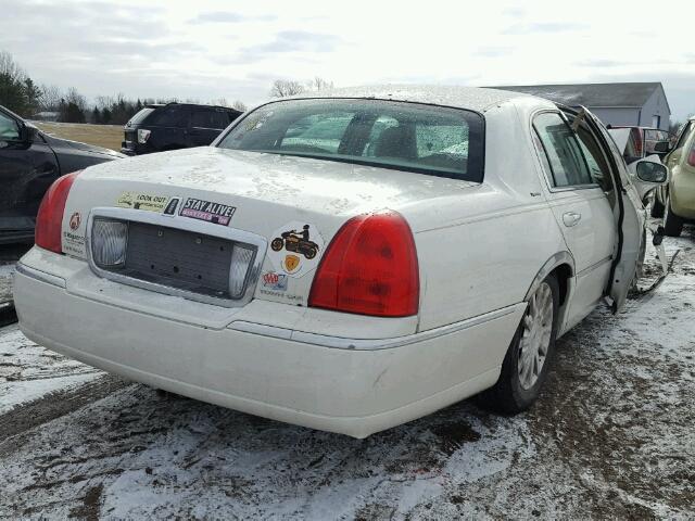 1LNHM81V16Y634178 - 2006 LINCOLN TOWN CAR S WHITE photo 4