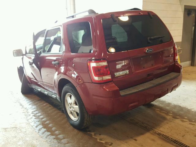1FMCU0D75BKA53451 - 2011 FORD ESCAPE XLT RED photo 3