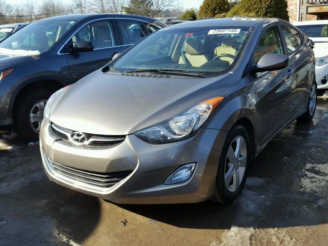 5NPDH4AE7DH413652 - 2013 HYUNDAI ELANTRA GL TAN photo 2