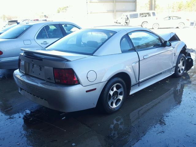 1FAFP4046YF109285 - 2000 FORD MUSTANG SILVER photo 4