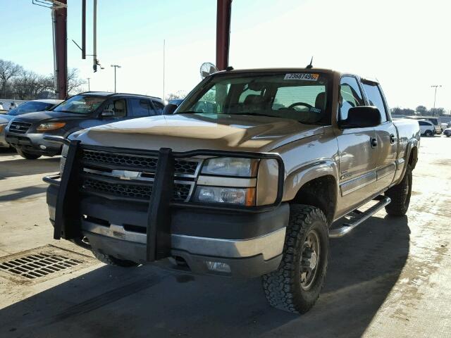 1GCHK23245F968497 - 2005 CHEVROLET SILVERADO TAN photo 2