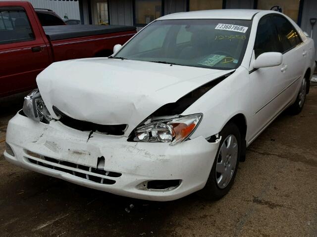 4T1BE32K14U274196 - 2004 TOYOTA CAMRY LE WHITE photo 2