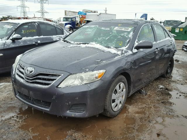 4T1BF3EK5AU036274 - 2010 TOYOTA CAMRY BASE GRAY photo 2