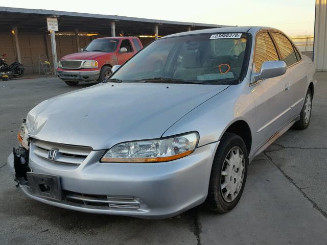 1HGCG665X1A012989 - 2001 HONDA ACCORD LX SILVER photo 2