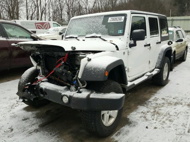 1C4BJWDGXEL136075 - 2014 JEEP WRANGLER U WHITE photo 2