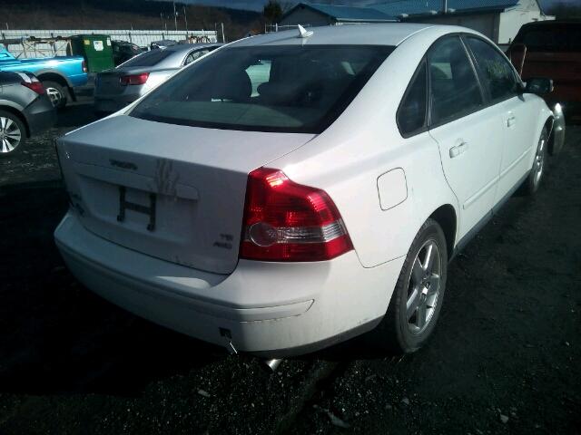 YV1MH682252057230 - 2005 VOLVO S40 T5 WHITE photo 4