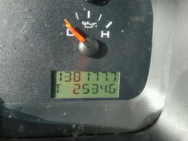 1FTRF12W44NC70547 - 2004 FORD F150 银色 照片 8