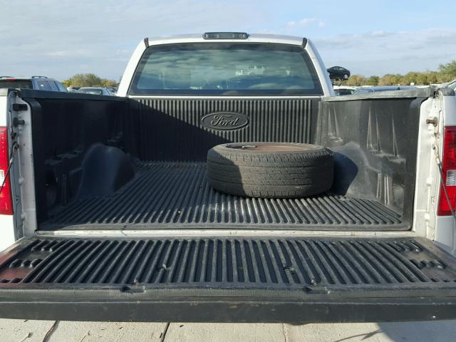 1FTRF12W44NC70547 - 2004 FORD F150 银色 照片 9